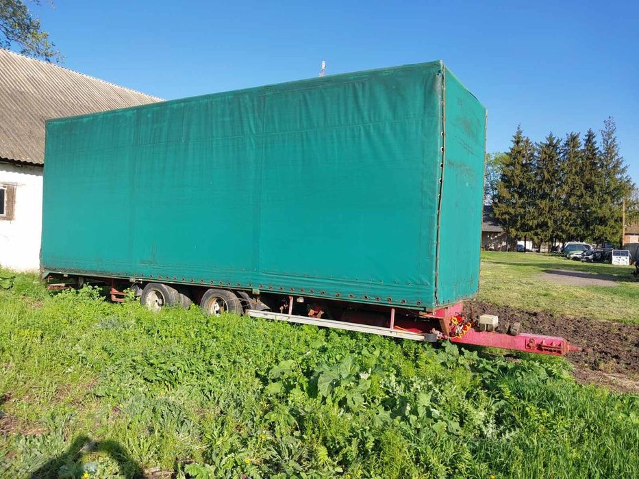 Причіп вантажний тентований