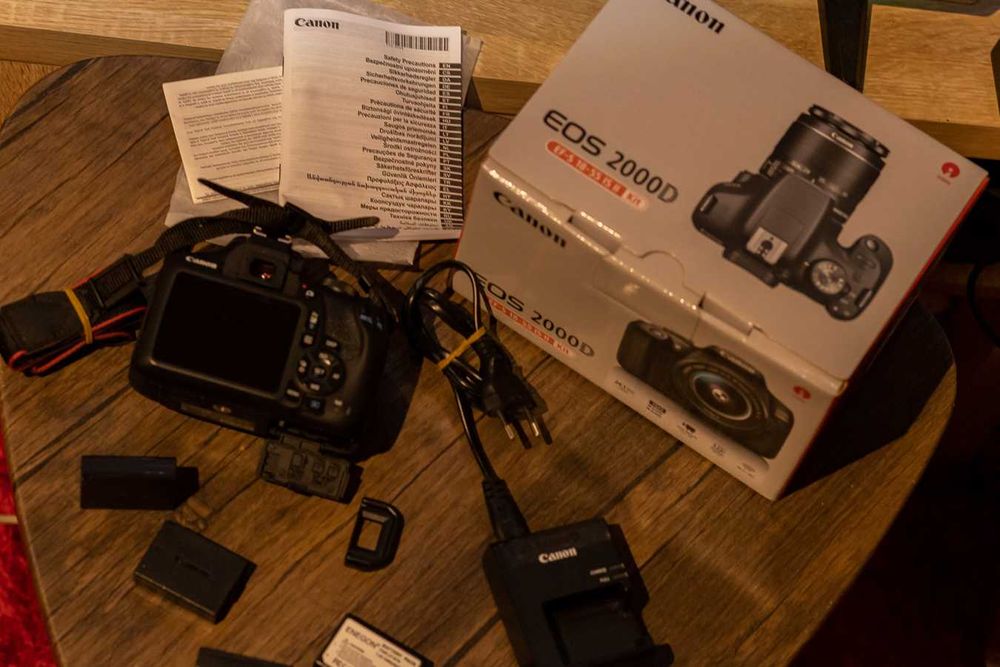 CANON EOS 2000D - 24MP