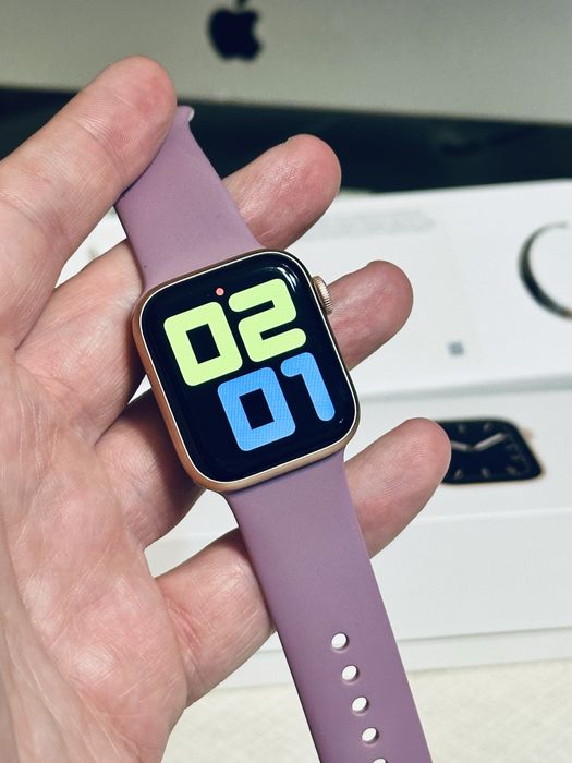 Apple Watch 5 40mm Gold Aluminum Case комплект