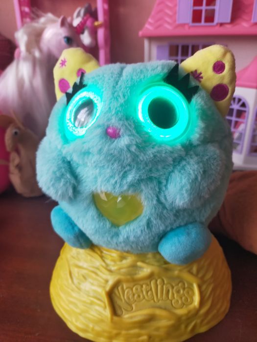 Boneco Interativo Nestlings