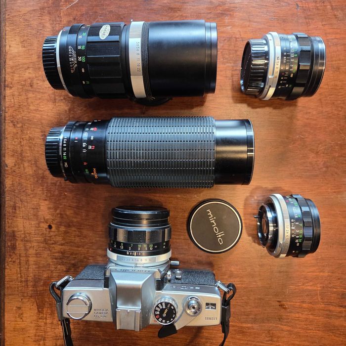 Minolta SR-T 101 – Kit 35mm com 5 objetivas