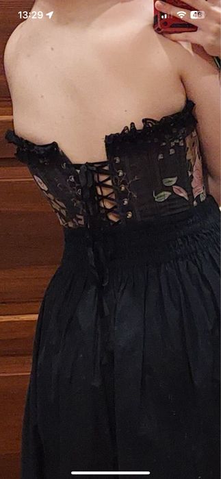 Sliczny gorset w kwiaty