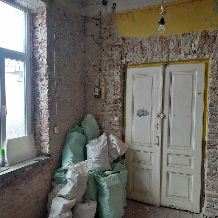 Продам двокімнатну квартирум.Самбір