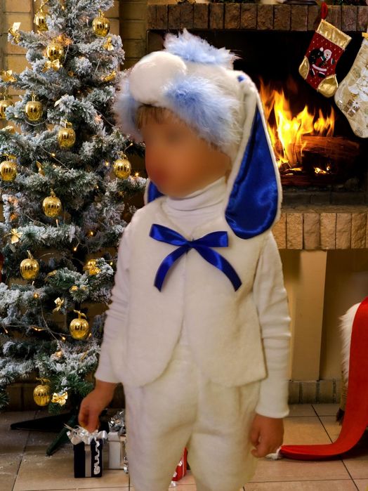 Новорічний костюм зайчика.