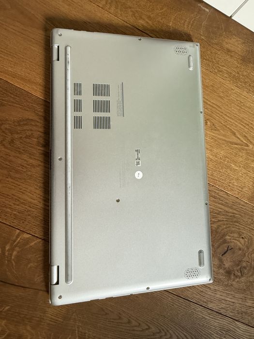Laptop 17,4” ASUS VivoBook 17 M712DA 8gb do naprawy