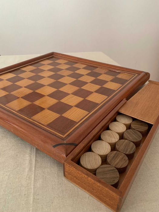 Jogo de Damas em Madeira Artesanal – Feito à Mão, Único e Elegante