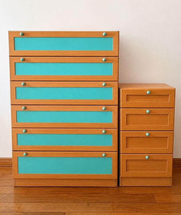Cómoda com gavetas e mesa de cabeceira
