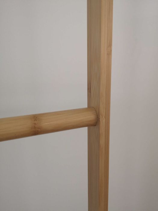 Bambusowy stojak na ubrania dla dzieci z dwoma biegunami