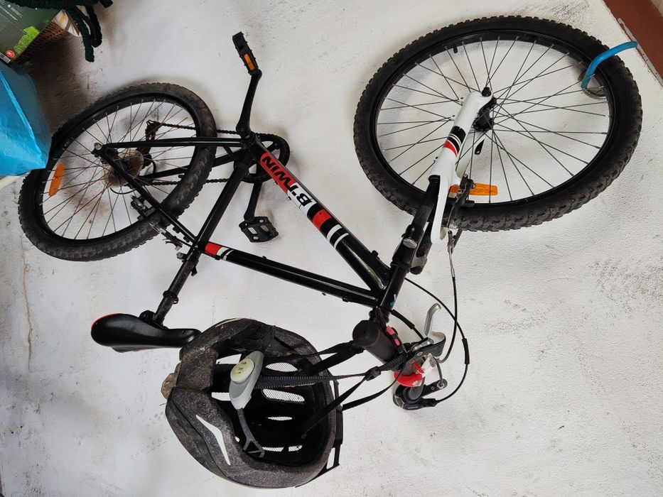 Bicicleta marca B_TWIN 24