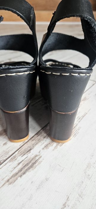 Buty, sandały,  koturna Lasocki