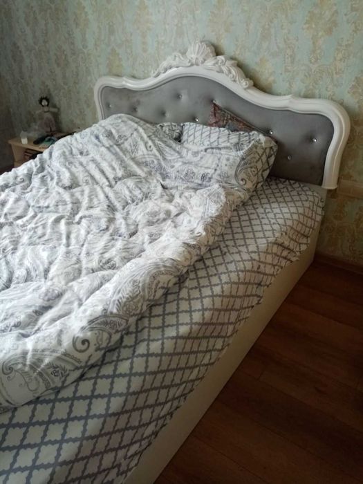 Продам двоспальне ліжко з ортопедичним матрасом