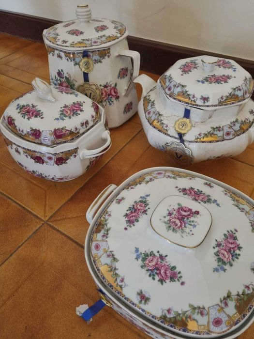 Várias peças de Louça Limoges