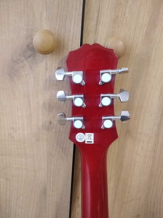 Продам електрогітару