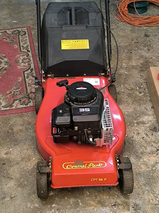 Cortador de relva a gasolina Central Park CPT 46 P