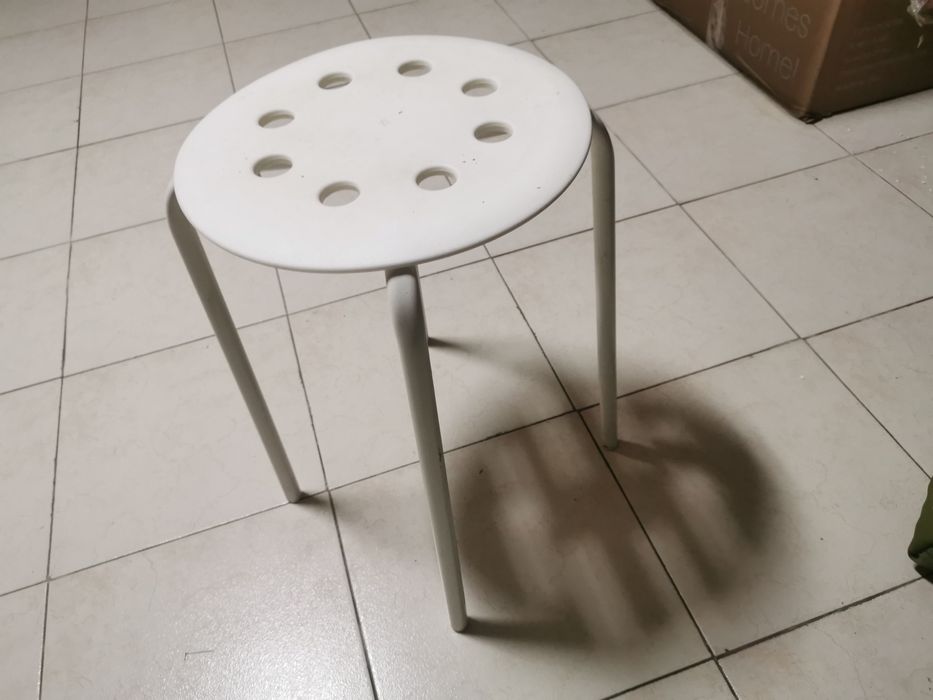 Banco pequeno muito útil