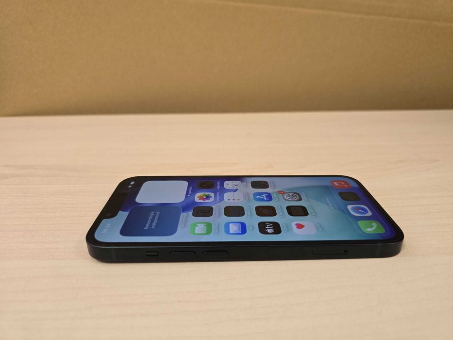 iPhone 13 Midnight Black — 256GB — Como Novo + Capa Armour