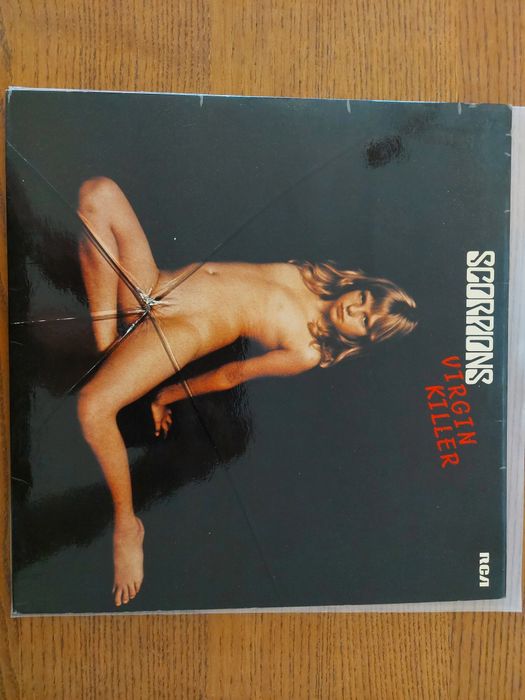 Scorpions  - Virgín Killer