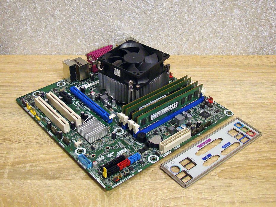 Комплект для ПК на 4-хъядерном i5 сокет 1155 (проц+материнка+память)