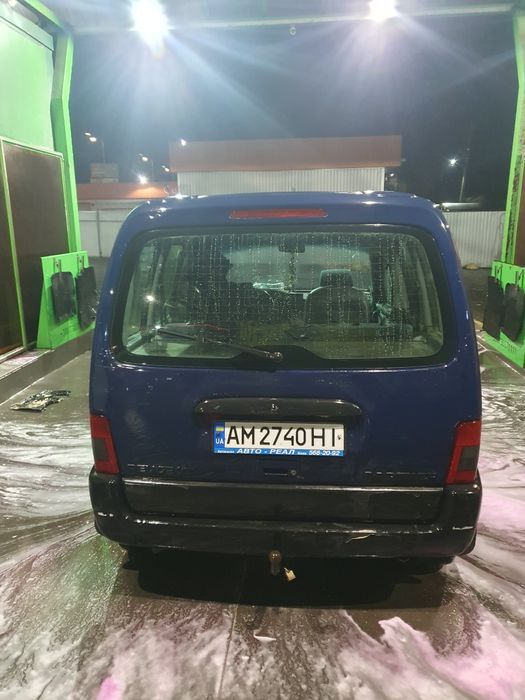 Продаю Пежо Партнер