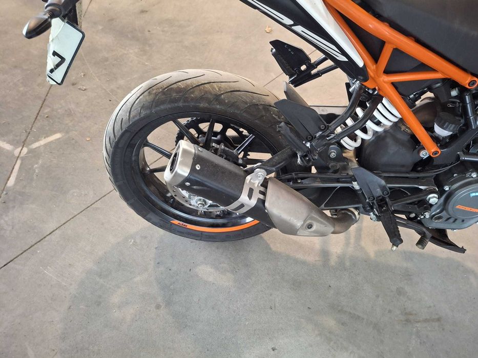 Mota KTM Duke 125