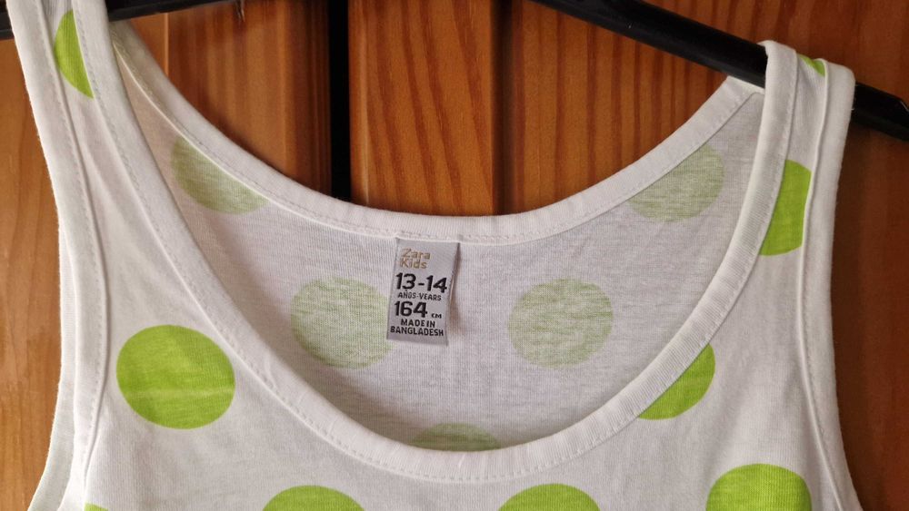 T-Shirt, Zara Kids, cor branca às bolas verdes, tamanho 13-14 anos