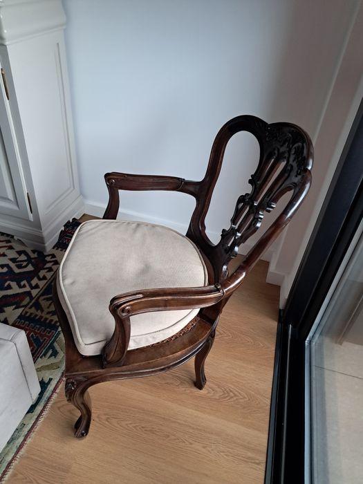 Cadeirão em madeira maciça