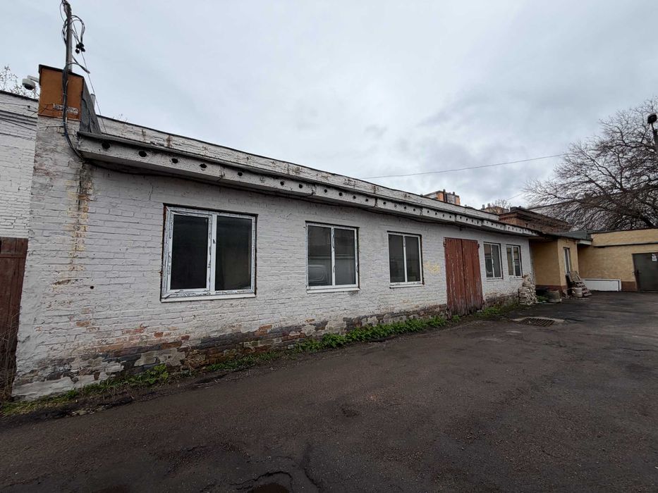 Приміщення під склад в центрі