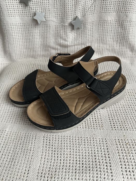 Босоніжки для  жінок