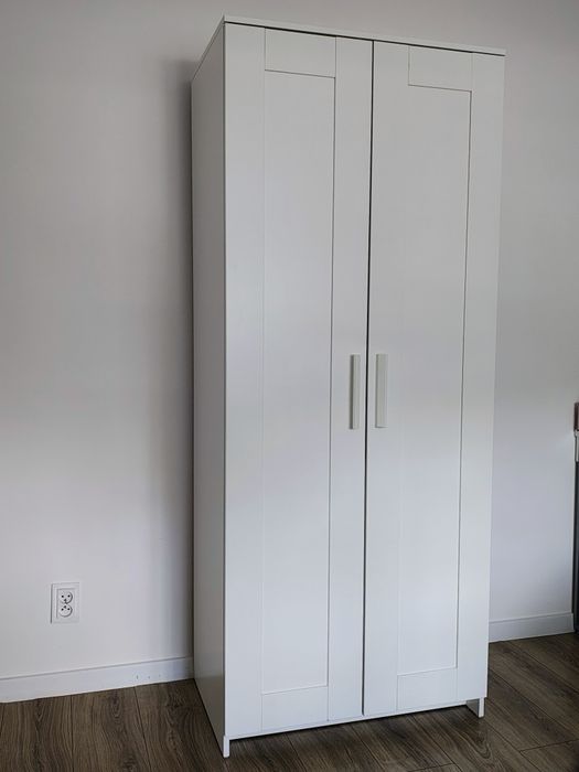 Szafa ubraniowa Ikea Brimnes, kolor biały - stan bardzo dobry.