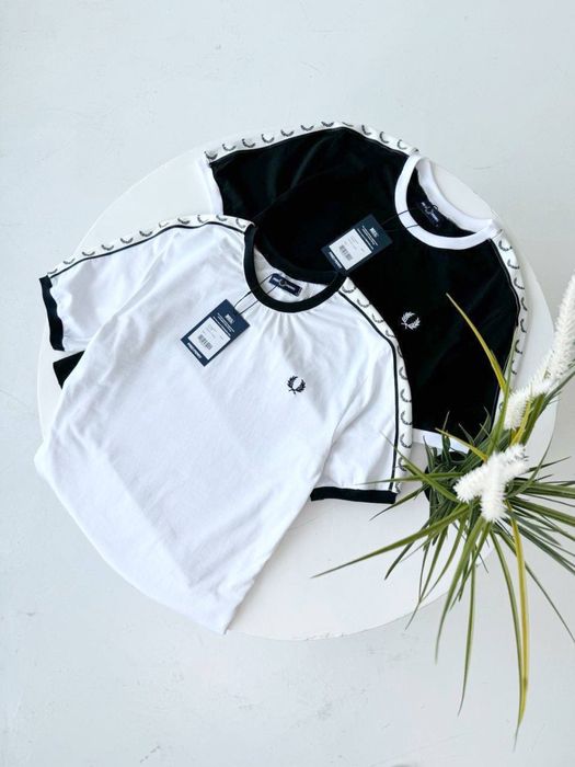 Футболка на лампасах Fred Perry