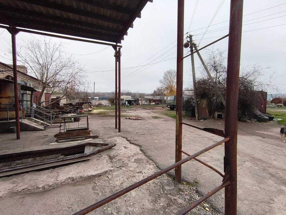 Продам  виробничу базу у м. Верхньодніпровську