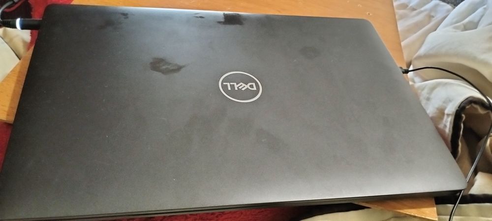 Portátil, monitor, teclado,rato