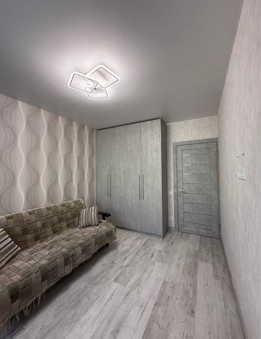 Продам 2 км/ ЖК Миру 3/57м/ З ремонтом/