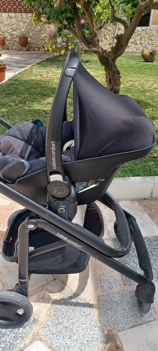 Carrinho de passeio e ovinho