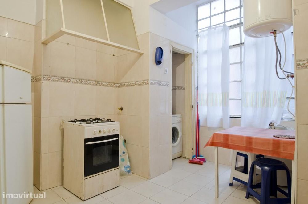 Quarto - localizado em Alameda Lisbon