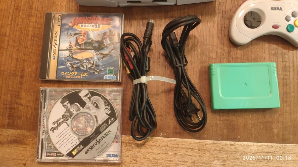 Consola Sega Saturn NTSC (branca) + EXTRAS