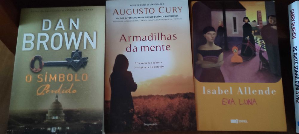 Livros, compra 2 oferta do terceiro á escolha