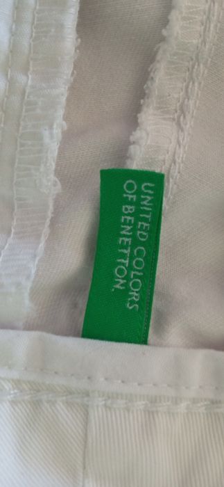 Białe spodnie Chino United Colors of  Benetton