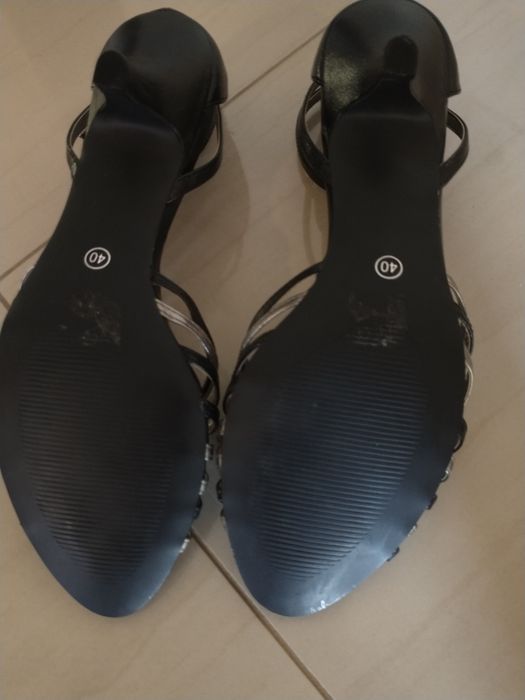 Buty 40 sandały marische