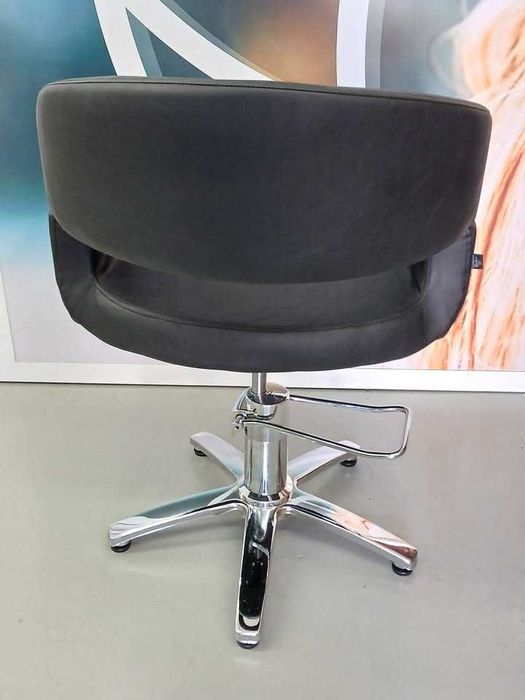 Cadeira Hidráulica em Preto de Salão Novas e Profissionais