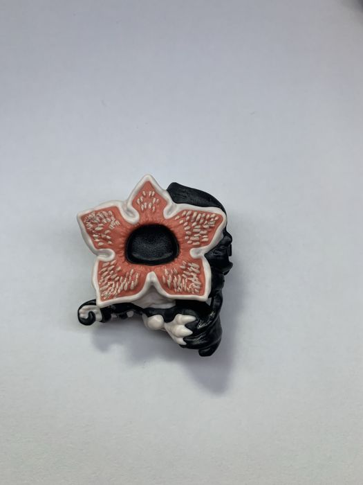 дивні дива / Демогоргон / кіндер джой / kinder joy / stranger things