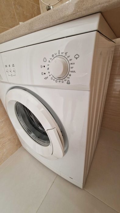 Máquina de Lavar Roupa Becken, 6Kg