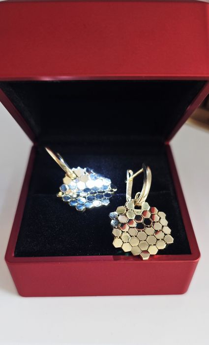 Pudełko na pierścionek z diodą led