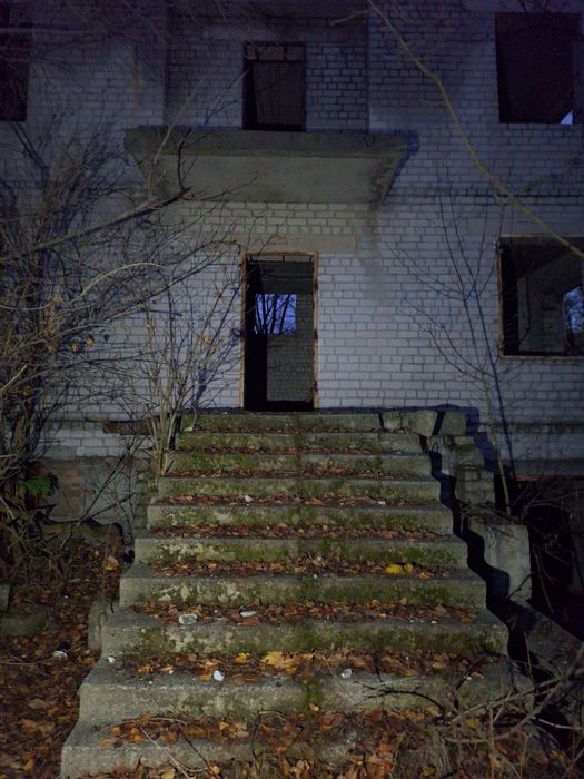 Сдам дом 2ух эт под ремонт 150м2