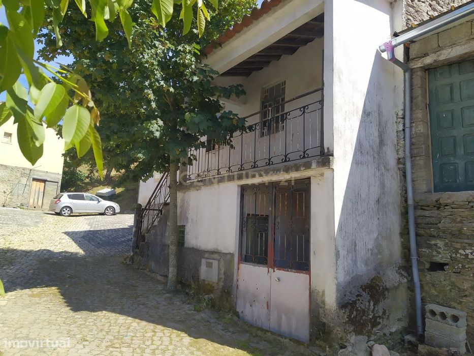 Casa para Recuperar em Veigas, Quintanilha - 65.000€