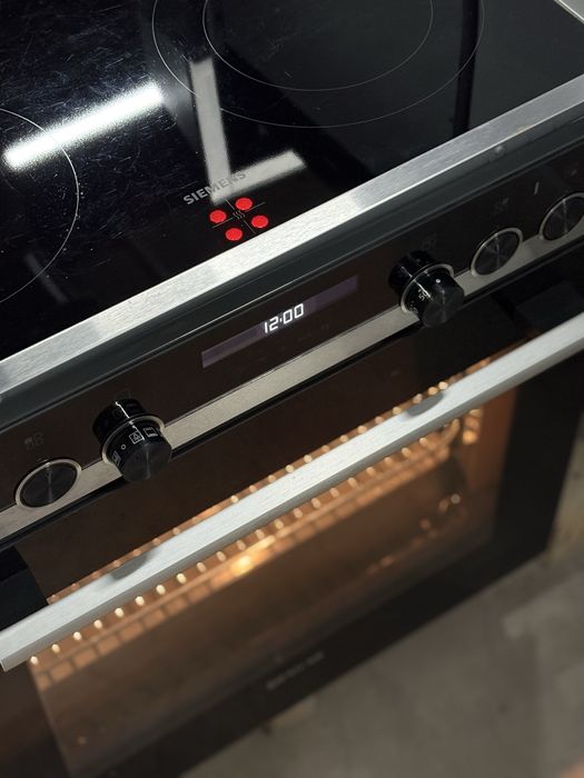 Комплект Siemens: керамічна варильна поверхня + духовка HE517ABS0