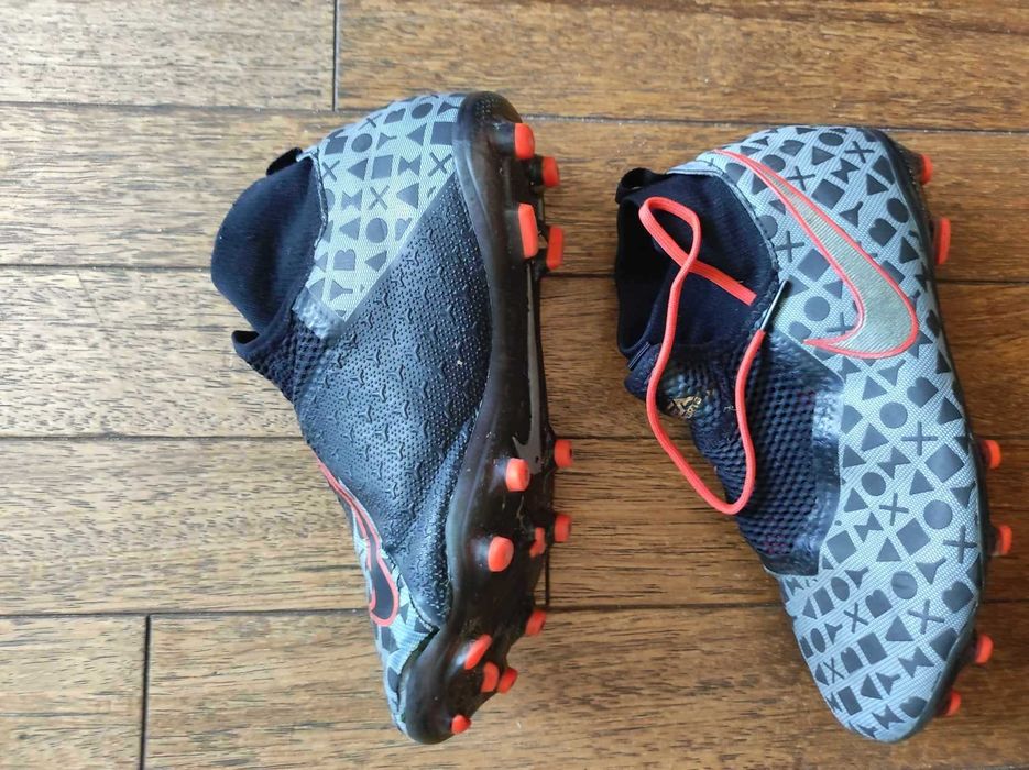 Buty sportowe Nike, korki