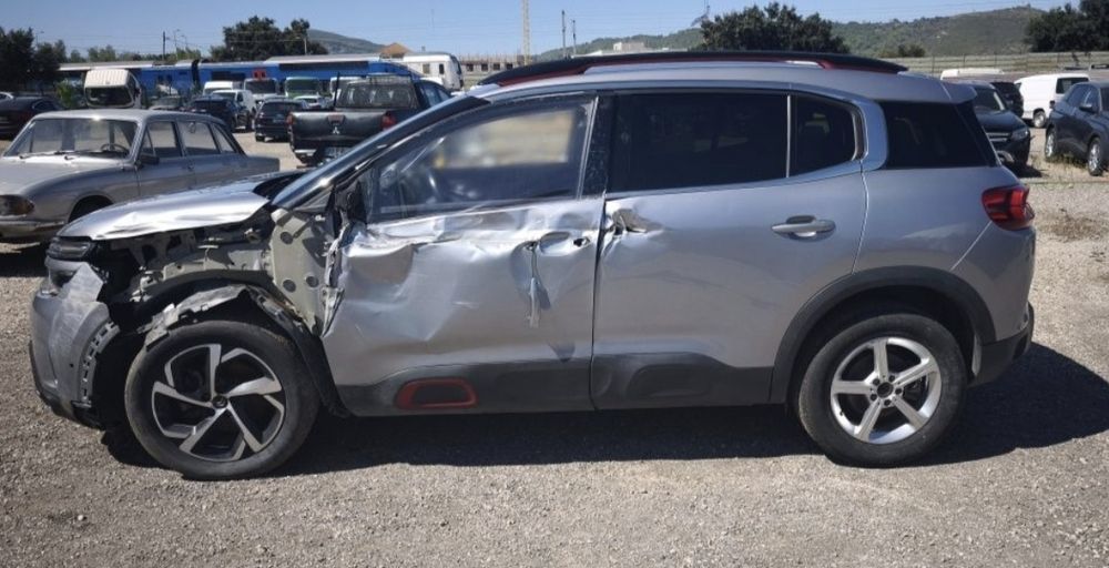 Citroen C5 cross 1.5 HDI 
Veículo que trabalha e anda 
Longarinas boms 
Radiadores de 
Vendo no estado que está 
Mais info