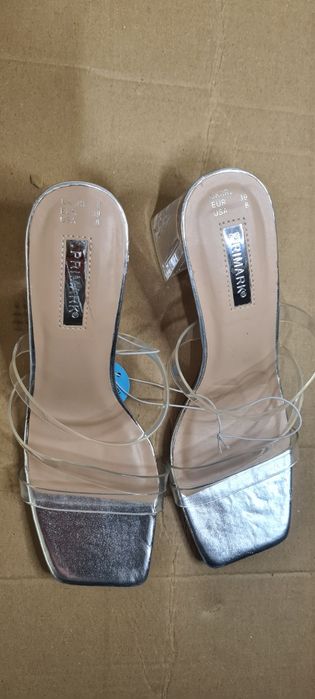 Buty klapki na obcasie
