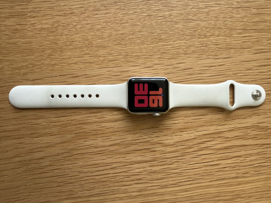 Apple Watch Series 3 38mm Space Gray Aluminum